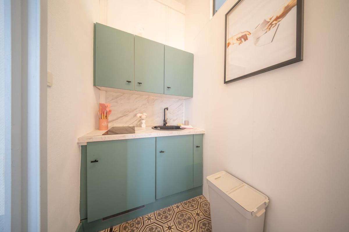 Beautiful Centre De Caractere - Private Free Parking Included Apartment