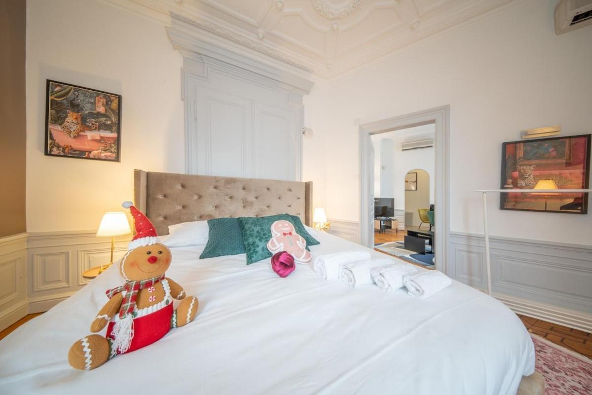Beautiful Centre De Caractere - Private Free Parking Included Apartment *