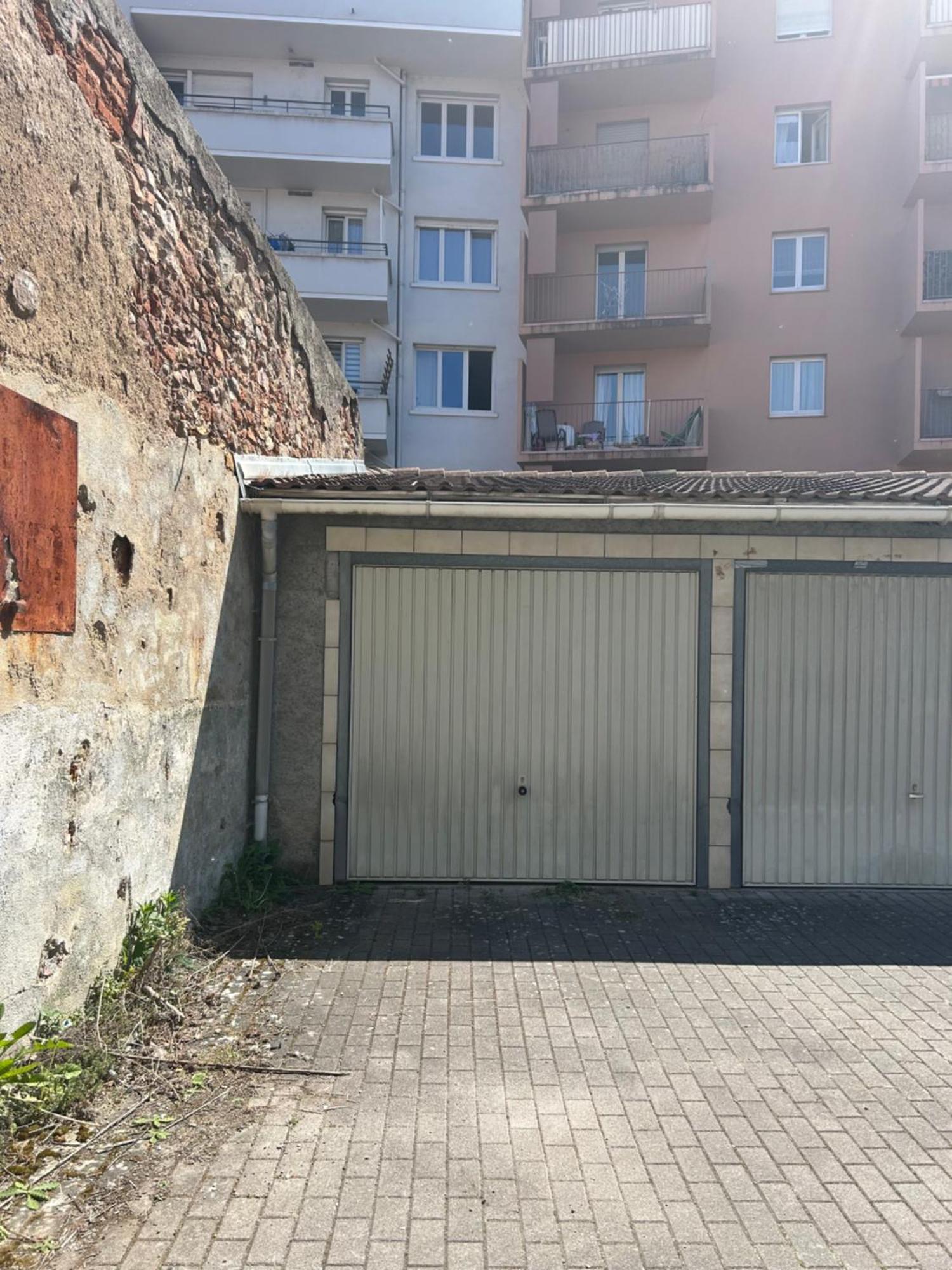 Beautiful Centre De Caractere - Private Free Parking Included Apartment *